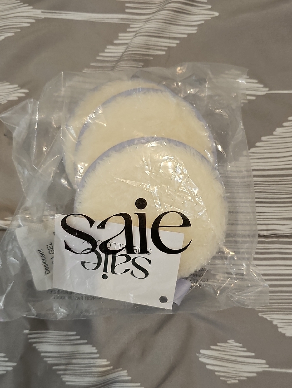 Saie Cream Plush Reuseable Makeup Remover Pads with Lavender Edge